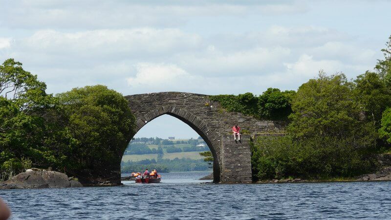 Muckross_Lake_and_Brickeen_Bridge